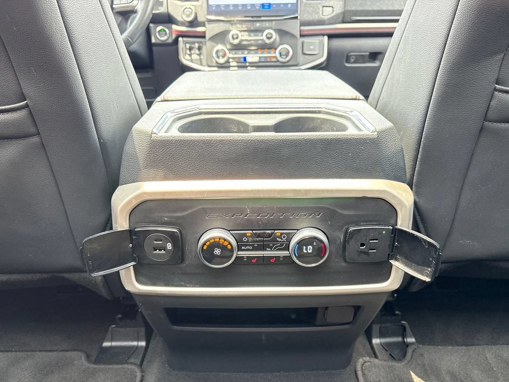 2023 Ford Expedition Base
