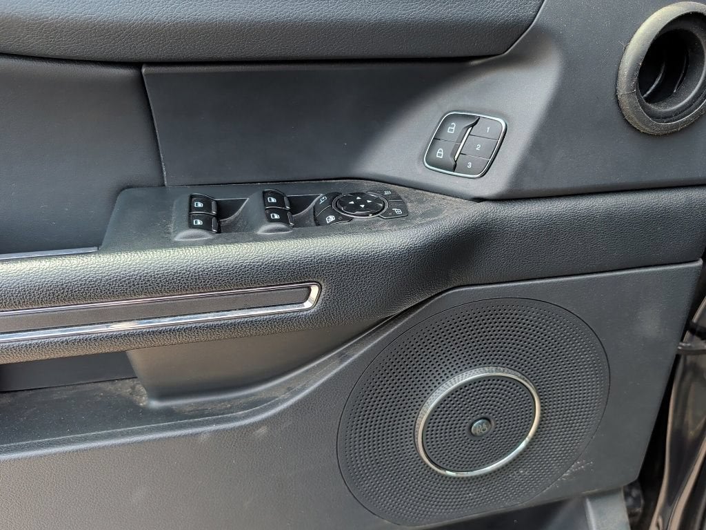 2023 Ford Expedition Base