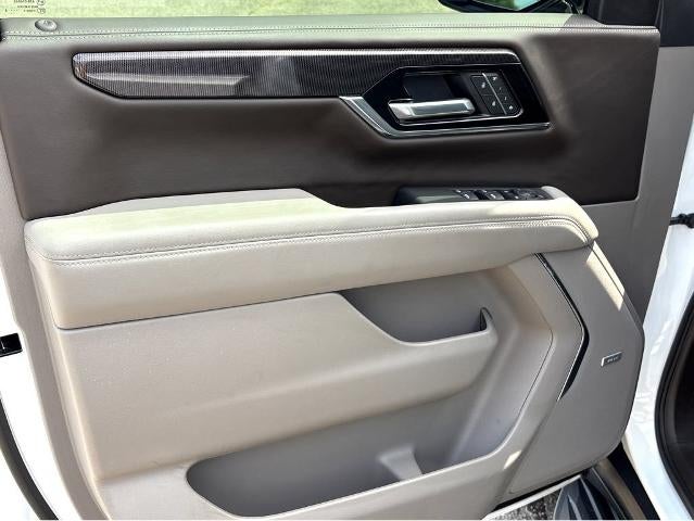 2025 GMC Yukon Elevation
