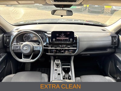 2024 Nissan Pathfinder Base