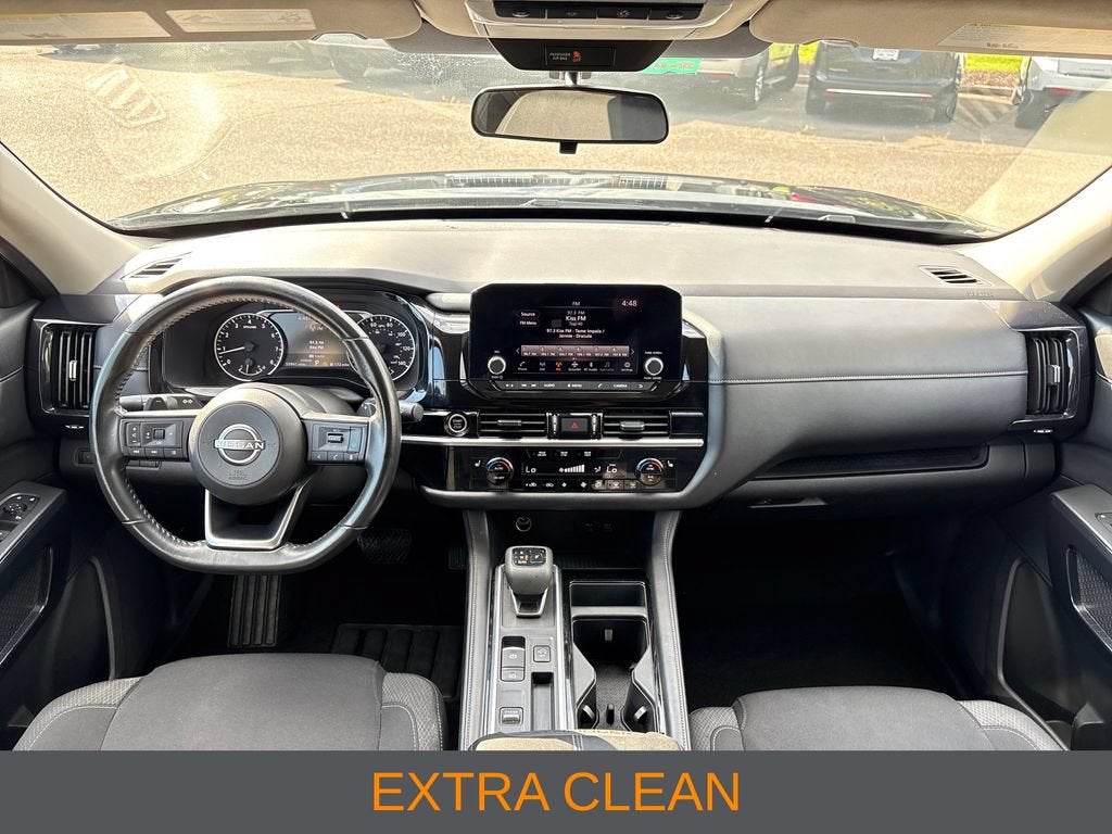 2024 Nissan Pathfinder Base