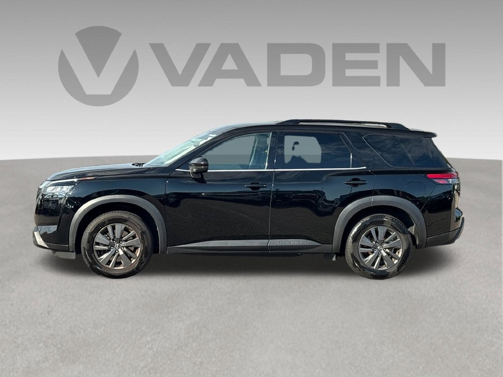 2024 Nissan Pathfinder Base