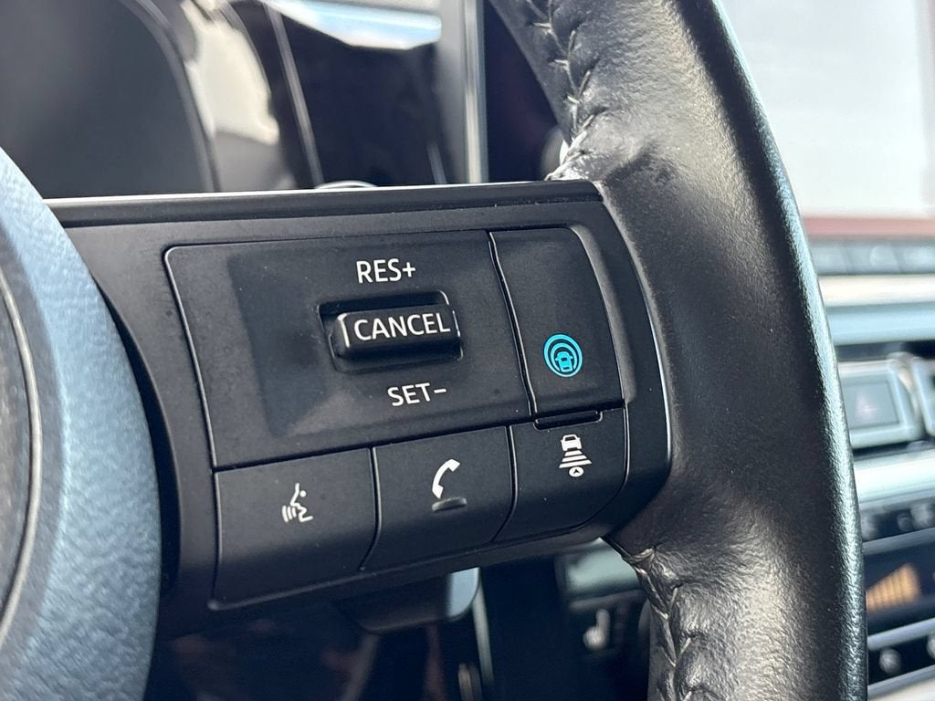 2024 Nissan Pathfinder Base