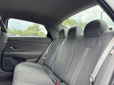 2024 Hyundai Elantra Base