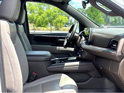 2025 Chevrolet Suburban LT