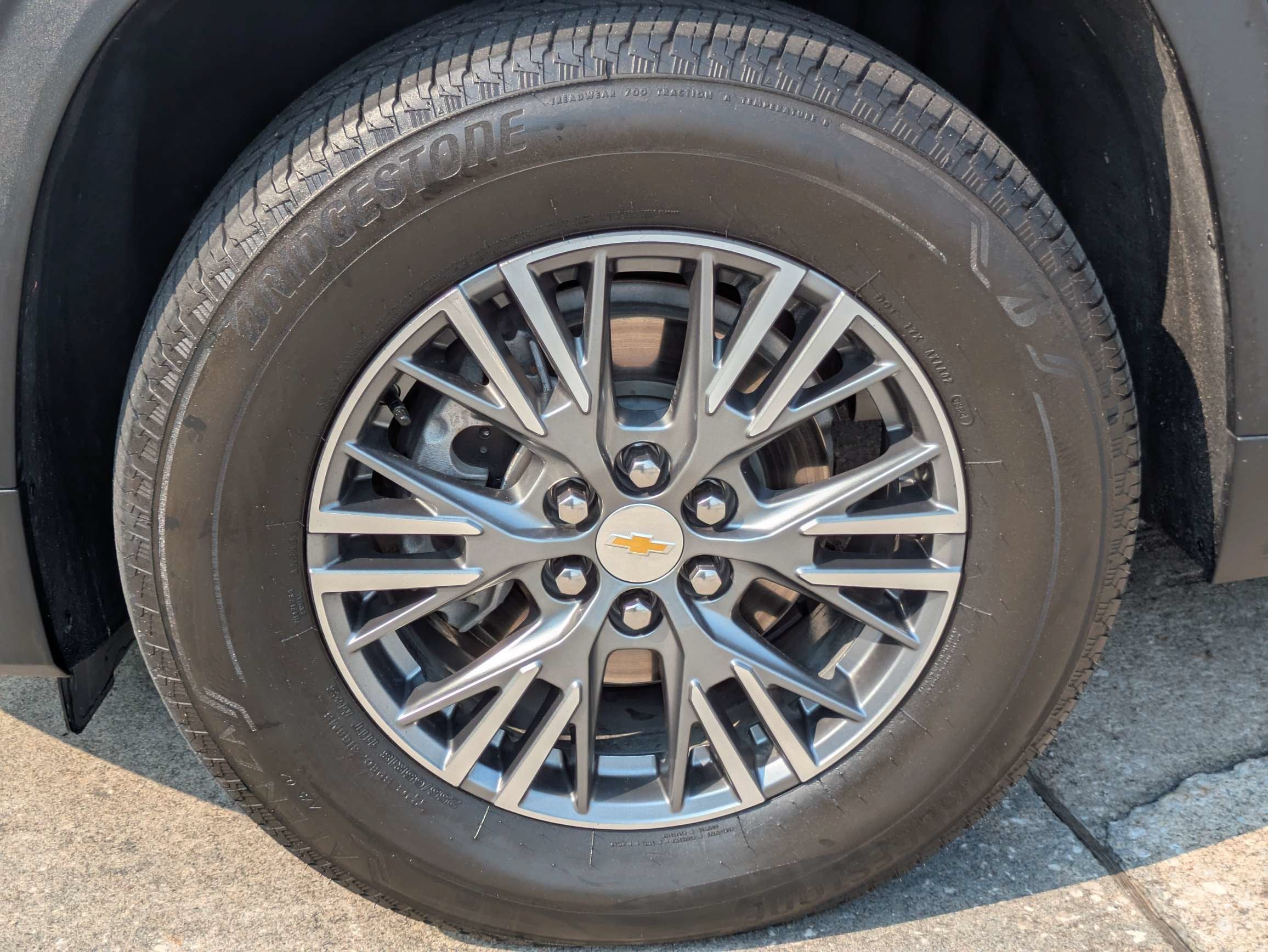 2024 Chevrolet Traverse LT