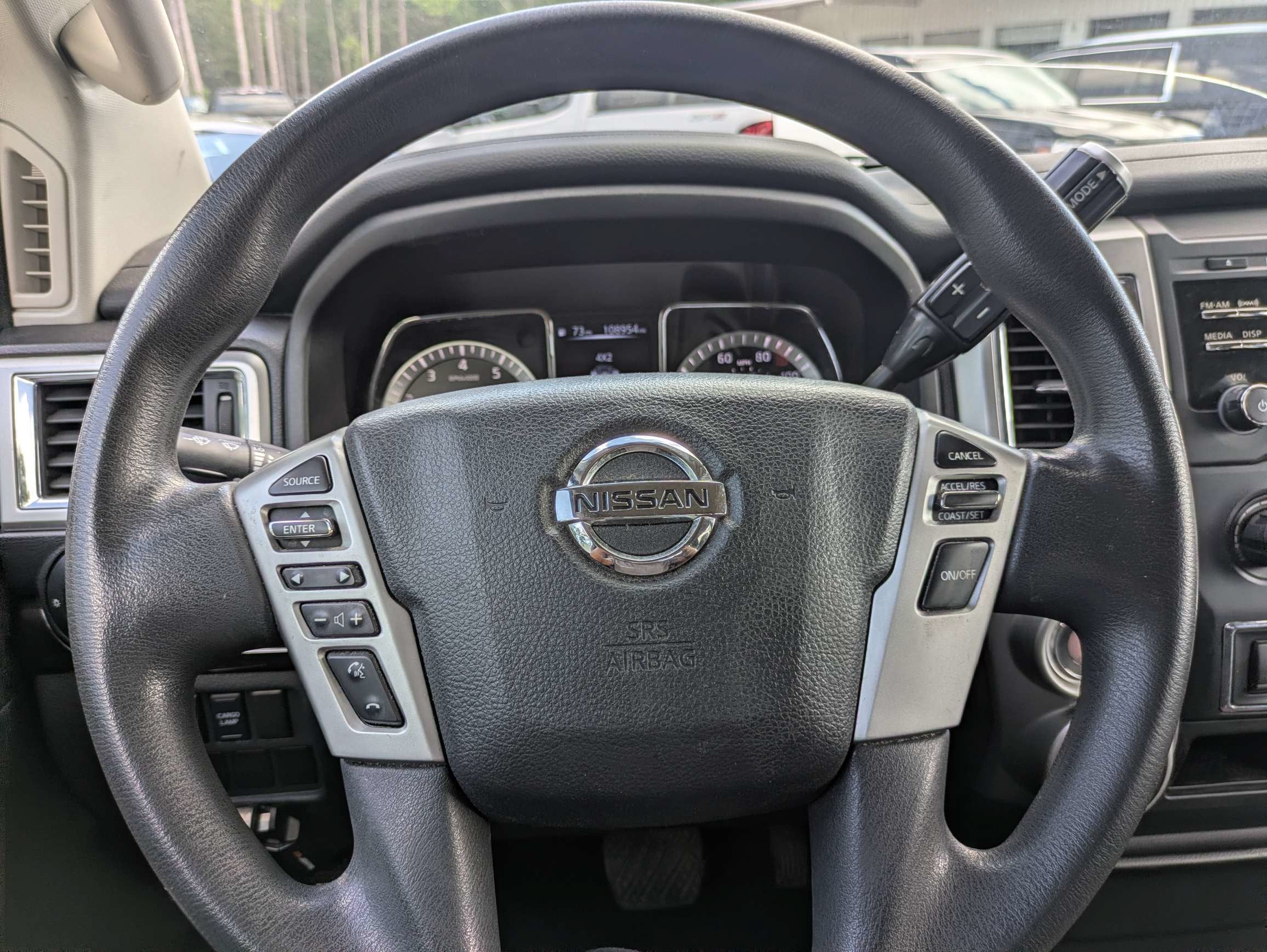 2018 Nissan TITAN SV