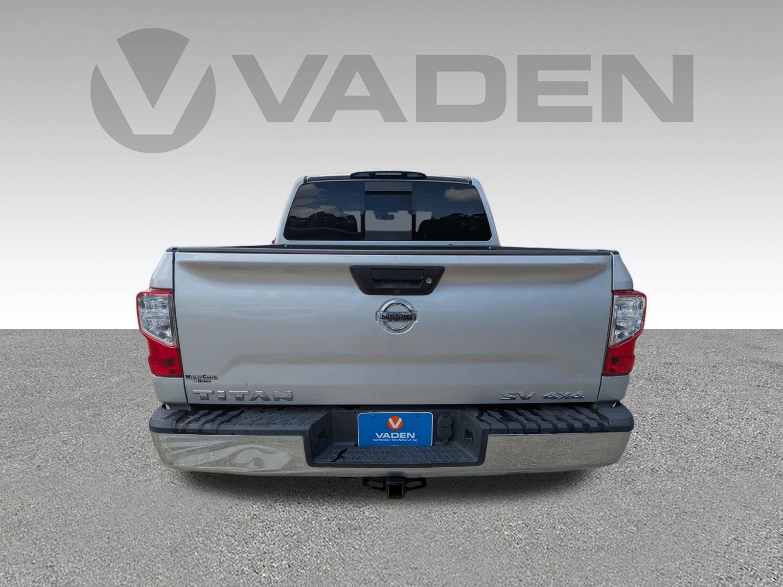 2018 Nissan TITAN SV
