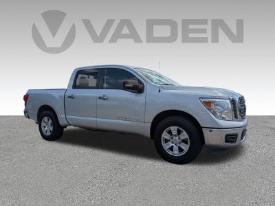 2018 Nissan TITAN SV