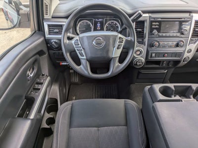 2018 Nissan TITAN SV
