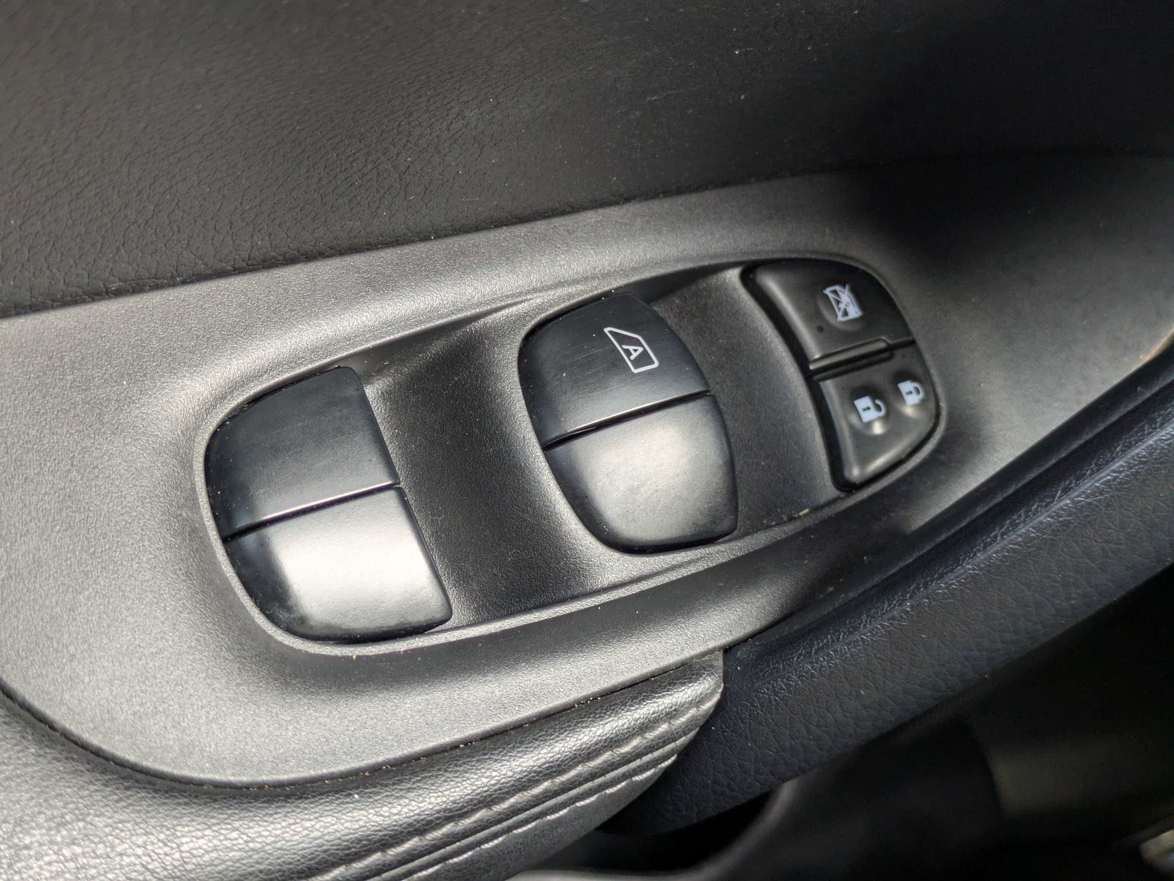 2022 Nissan Rogue Sport SL FWD Xtronic CVT