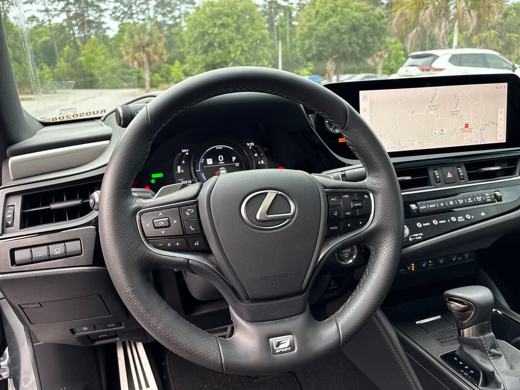 2024 Lexus ES 300h F SPORT Handling