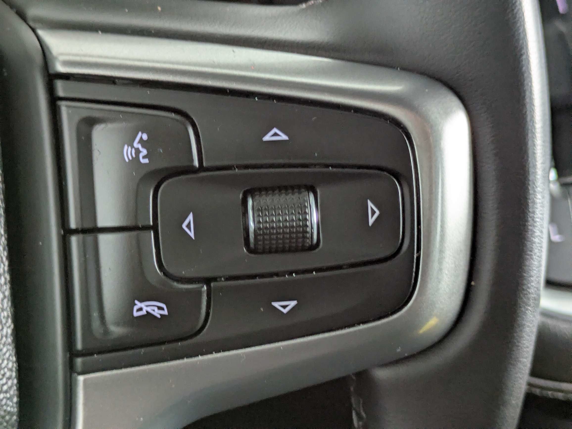 2024 Chevrolet Suburban LS