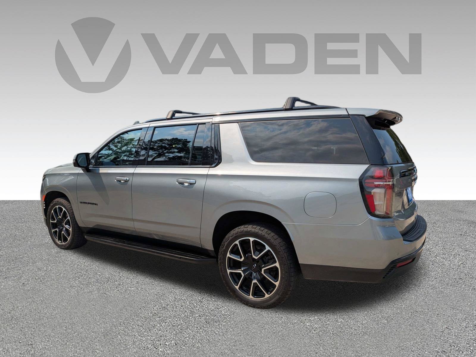 2023 Chevrolet Suburban RST