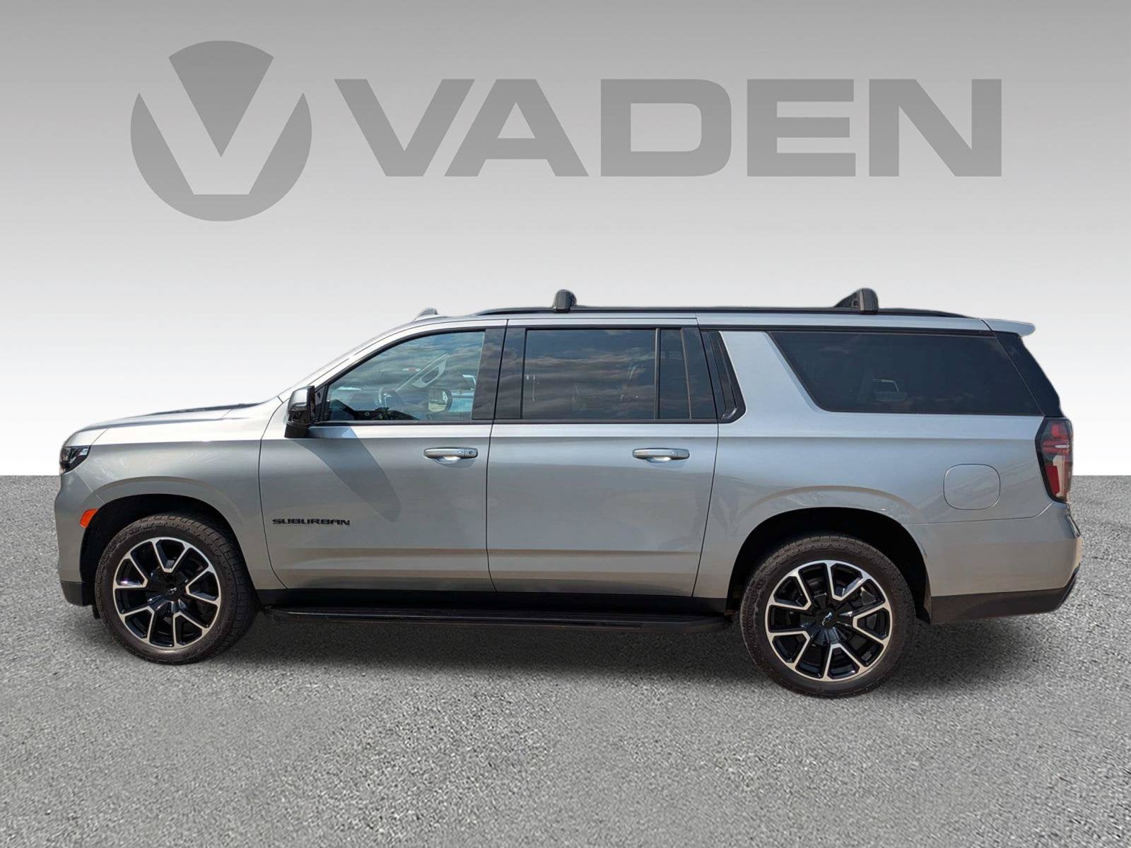 2023 Chevrolet Suburban RST