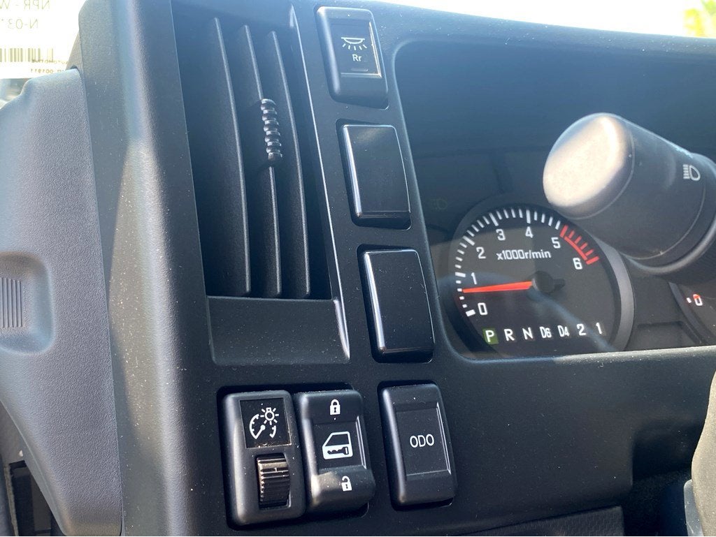 2024 Isuzu NPR HD 176 WB