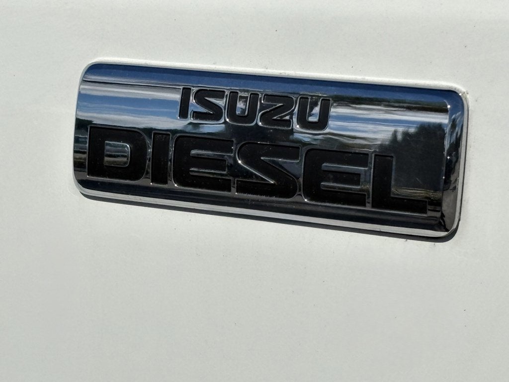 2024 Isuzu NPRHD Base