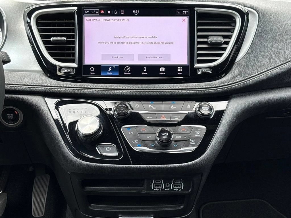 2024 Chrysler Pacifica Touring